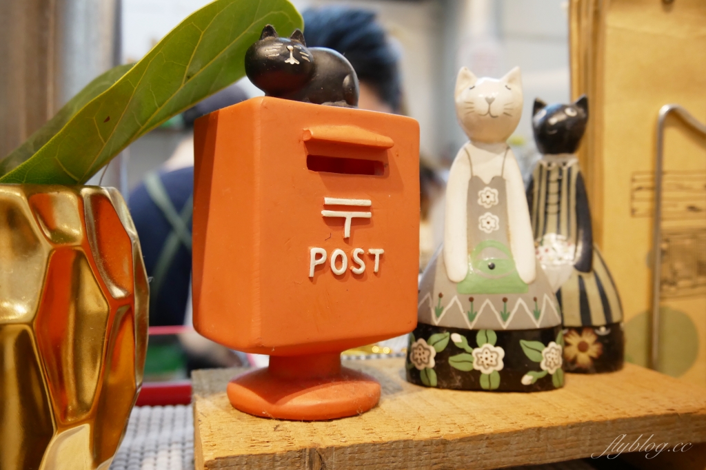 台中西區｜一人一伴 ともだち．老宅改建文青早午餐，台中教育大學商圈美食 @飛天璇的口袋