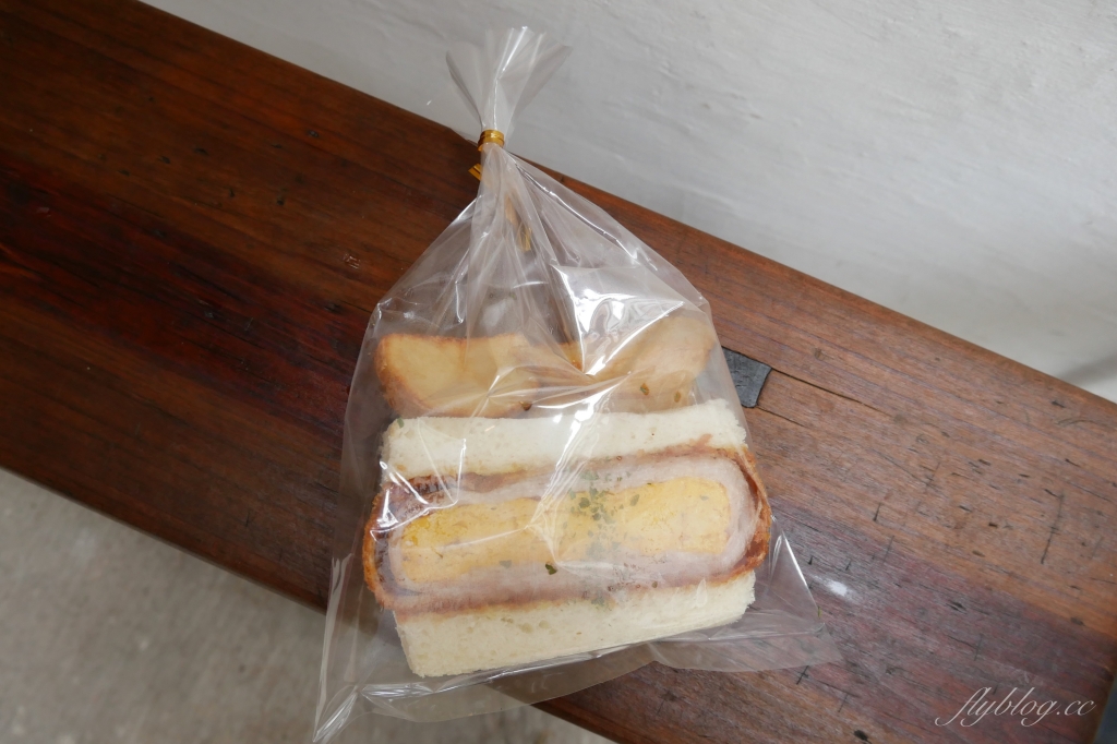 台中西區｜一人一伴 ともだち．老宅改建文青早午餐，台中教育大學商圈美食 @飛天璇的口袋