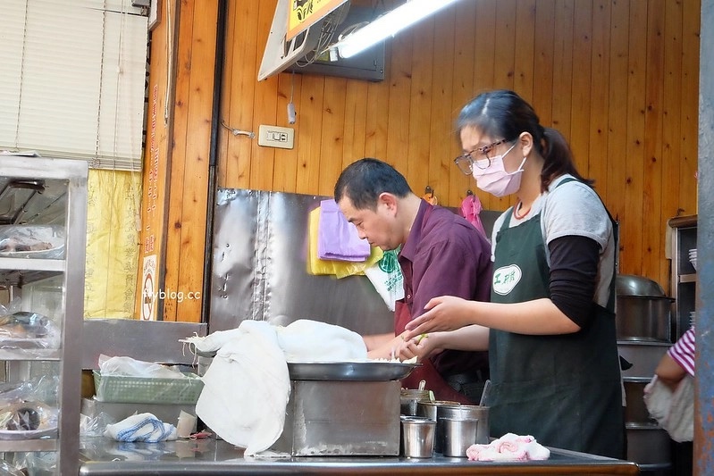 宜蘭老店瓜子雞肉｜原十六崁瓜仔雞麵，樸實簡單的古早味，餐點簡單卻是大排長龍 @飛天璇的口袋