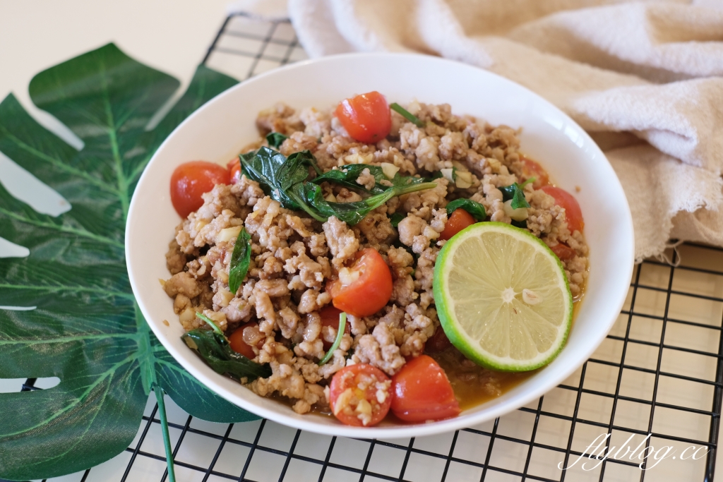 食譜分享｜泰式打拋豬做法．又香又好吃的打拋豬，簡直就是白飯的殺手 @飛天璇的口袋