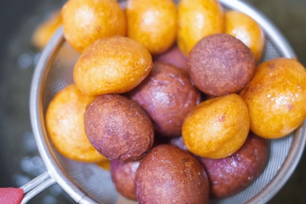 甜點食譜｜地瓜球做法｜外酥內Q的地瓜球怎麼做？簡單的地瓜球在家就可以完成 @飛天璇的口袋