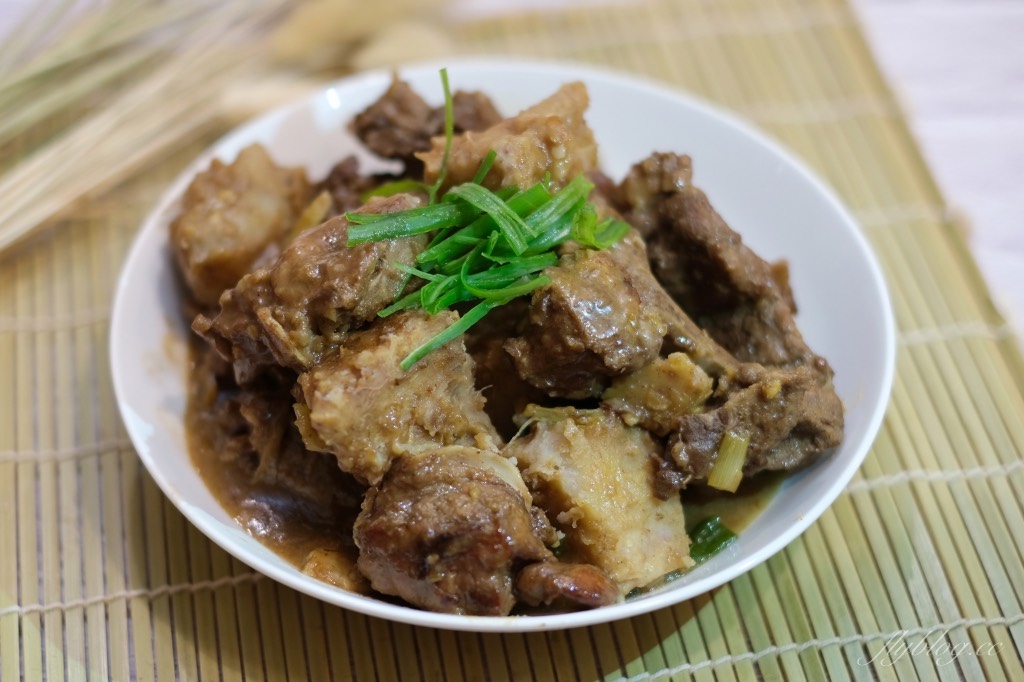 芋頭燒排骨做法｜芋頭控看過來！這樣「芋頭燒排骨食譜」超下飯 @飛天璇的口袋