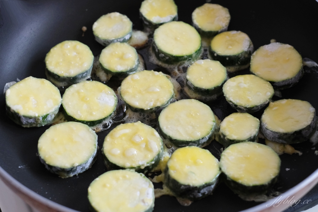 香煎櫛瓜做法｜零失敗的香煎櫛瓜食譜，口感變得又香又脆 @飛天璇的口袋