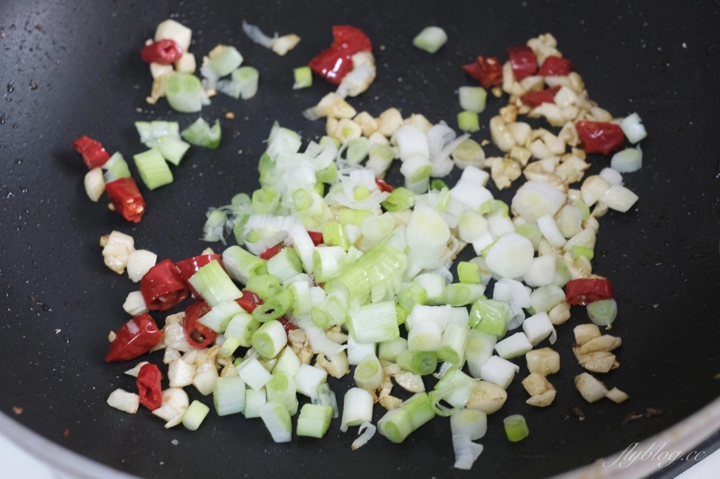 花生小魚乾做法｜下飯又下酒的「花生小魚乾食譜」，在家自已炒也很可以 @飛天璇的口袋