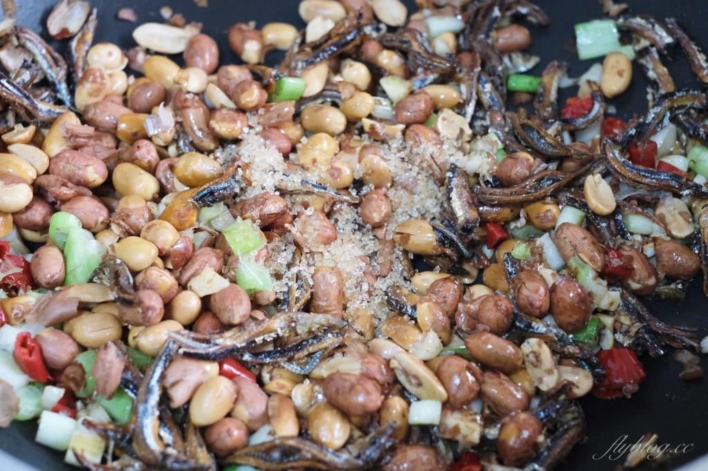花生小魚乾做法｜下飯又下酒的「花生小魚乾食譜」，在家自已炒也很可以 @飛天璇的口袋