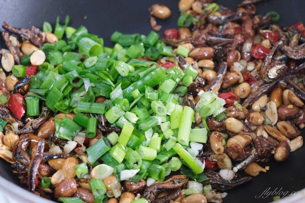 花生小魚乾做法｜下飯又下酒的「花生小魚乾食譜」，在家自已炒也很可以 @飛天璇的口袋