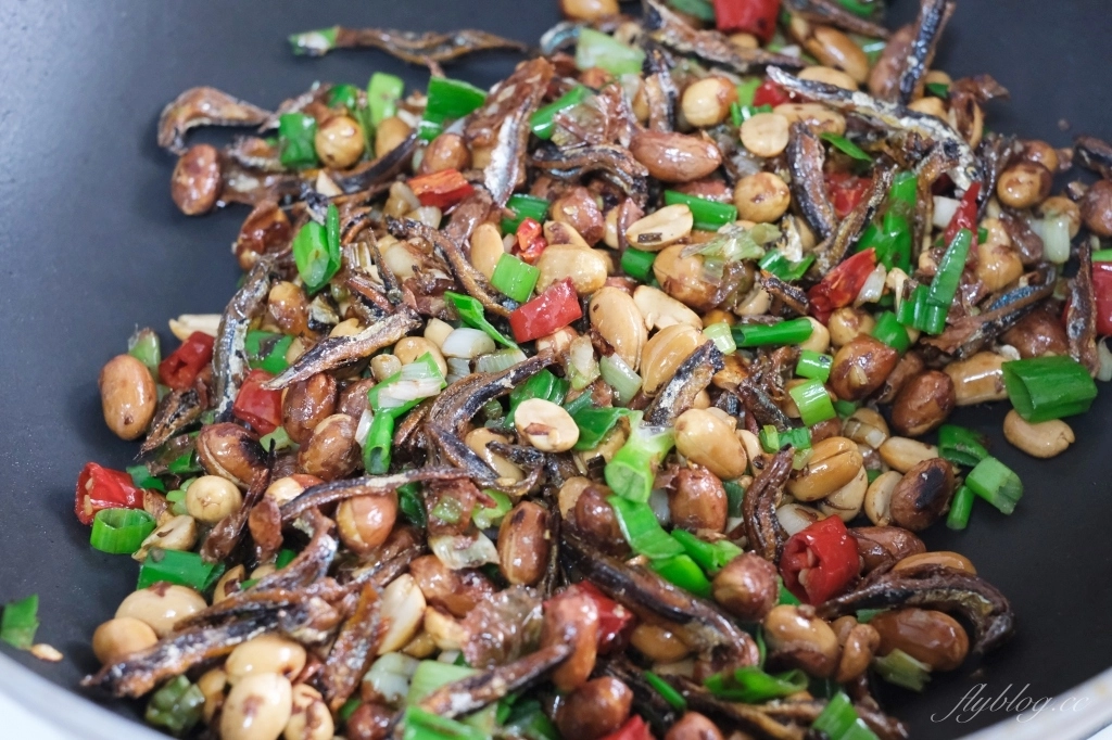 花生小魚乾做法｜下飯又下酒的「花生小魚乾食譜」，在家自已炒也很可以 @飛天璇的口袋