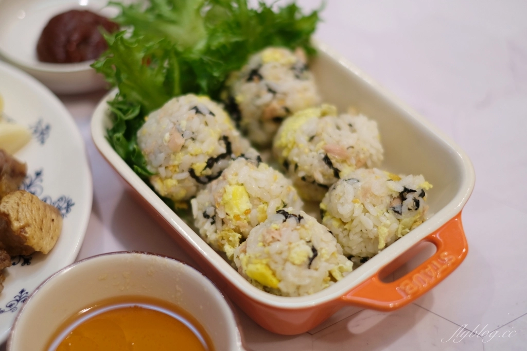 韓式拳頭飯糰做法｜可愛又營養的「韓式拳頭飯糰食譜」，可以親子同樂的簡單料理 @飛天璇的口袋