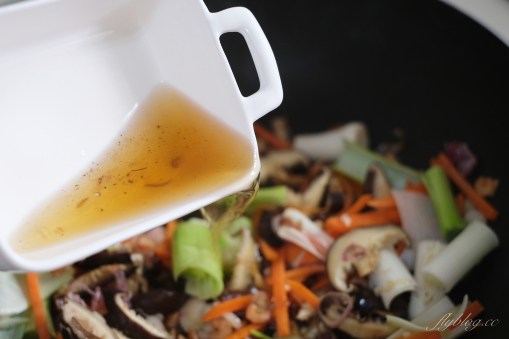 食譜分享｜芋頭米粉湯做法，在家自己煮傳統米粉湯食譜，一鍋香噴噴超好吃 @飛天璇的口袋