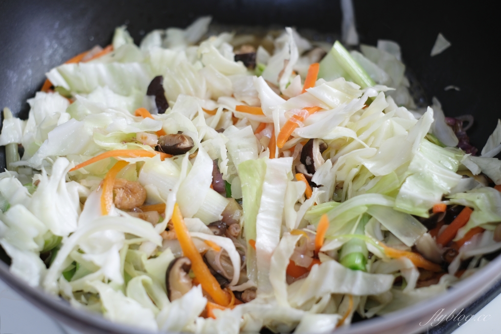 食譜分享｜芋頭米粉湯做法，在家自己煮傳統米粉湯食譜，一鍋香噴噴超好吃 @飛天璇的口袋