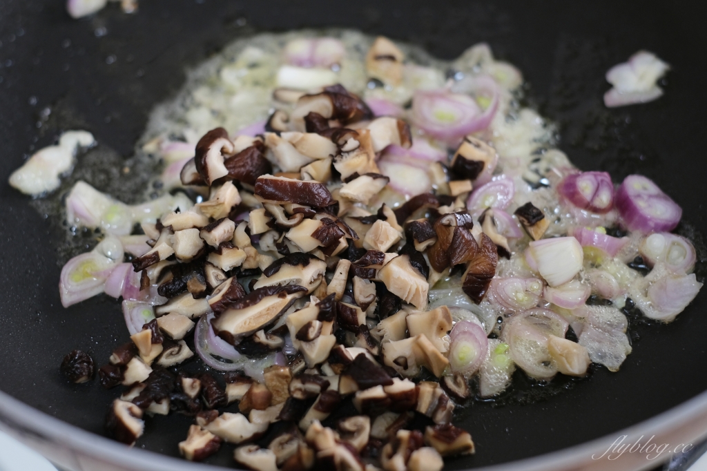 香菇肉燥做法｜10分鐘一鍋「香菇肉燥食譜」，香噴噴的味道白飯的殺手 @飛天璇的口袋