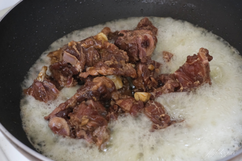 芋頭燒排骨做法｜芋頭控看過來！這樣「芋頭燒排骨食譜」超下飯 @飛天璇的口袋