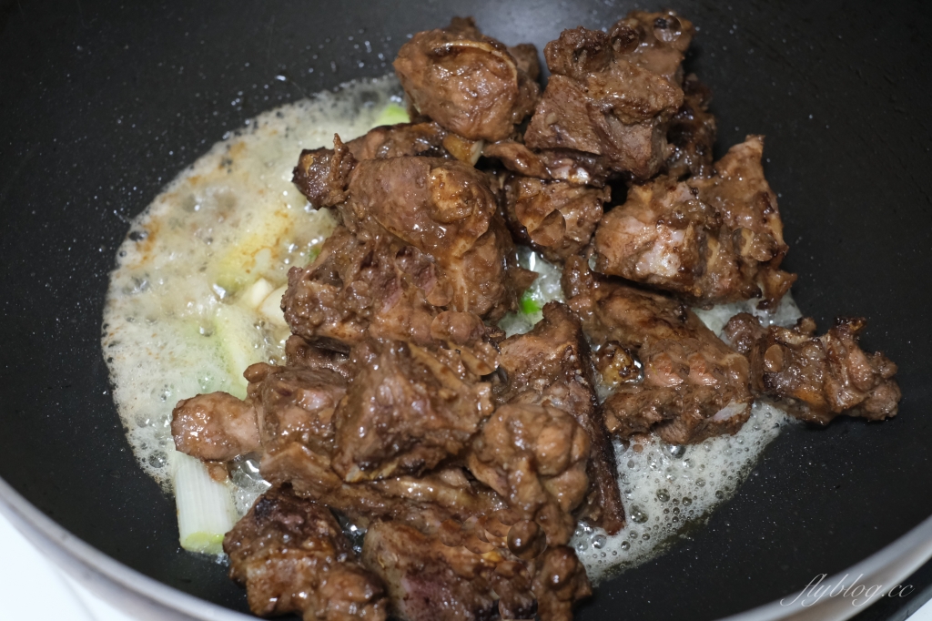 芋頭燒排骨做法｜芋頭控看過來！這樣「芋頭燒排骨食譜」超下飯 @飛天璇的口袋