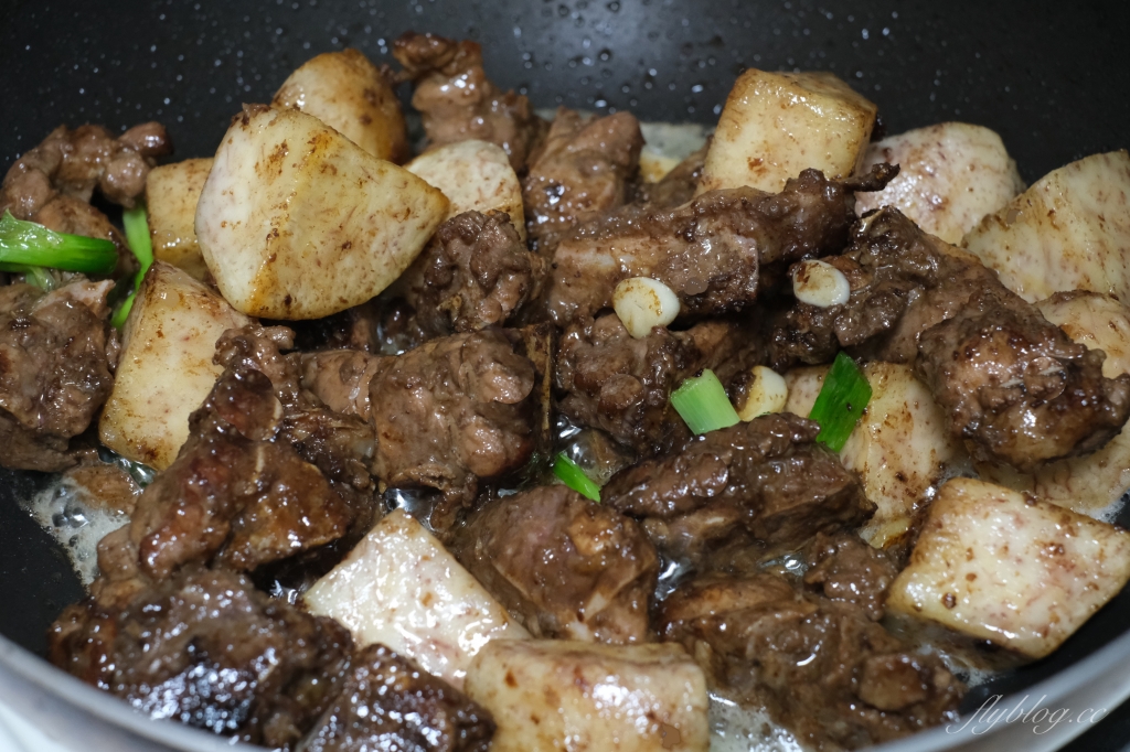 芋頭燒排骨做法｜芋頭控看過來！這樣「芋頭燒排骨食譜」超下飯 @飛天璇的口袋