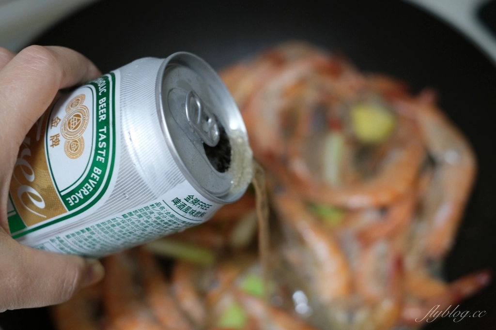蒜香啤酒蝦做法|熱炒店的「啤酒蝦食譜」,B露喝不完也不怕浪費 @飛天璇的口袋 蒜香啤酒蝦做法|熱炒店的「啤酒蝦食譜」,B露喝不完也不怕浪費 @飛天璇的口袋