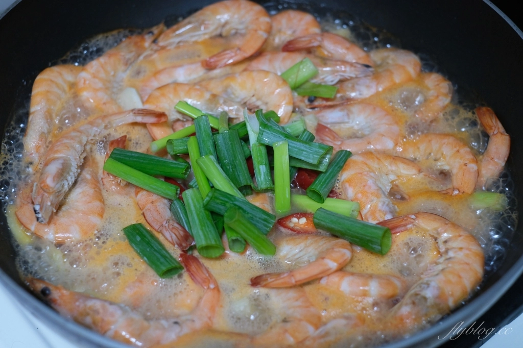 蒜香啤酒蝦做法|熱炒店的「啤酒蝦食譜」,B露喝不完也不怕浪費 @飛天璇的口袋 蒜香啤酒蝦做法|熱炒店的「啤酒蝦食譜」,B露喝不完也不怕浪費 @飛天璇的口袋