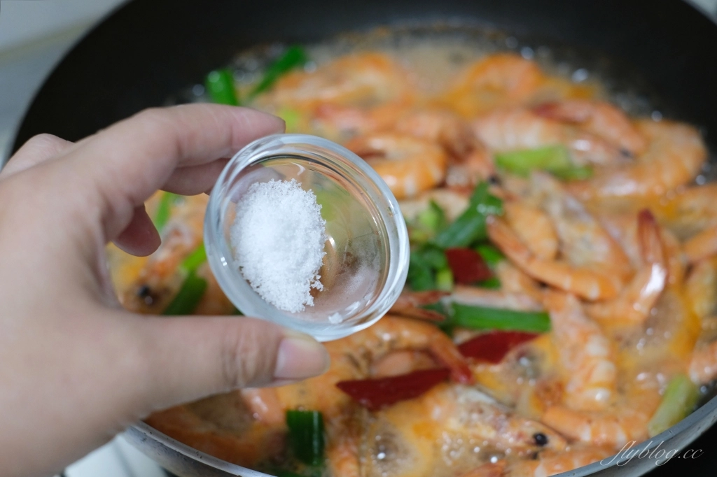 蒜香啤酒蝦做法|熱炒店的「啤酒蝦食譜」,B露喝不完也不怕浪費 @飛天璇的口袋 蒜香啤酒蝦做法|熱炒店的「啤酒蝦食譜」,B露喝不完也不怕浪費 @飛天璇的口袋