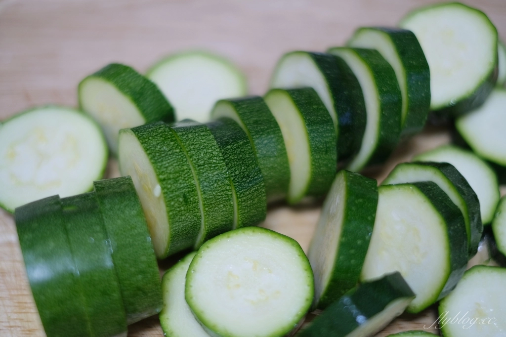 香煎櫛瓜做法｜零失敗的香煎櫛瓜食譜，口感變得又香又脆 @飛天璇的口袋