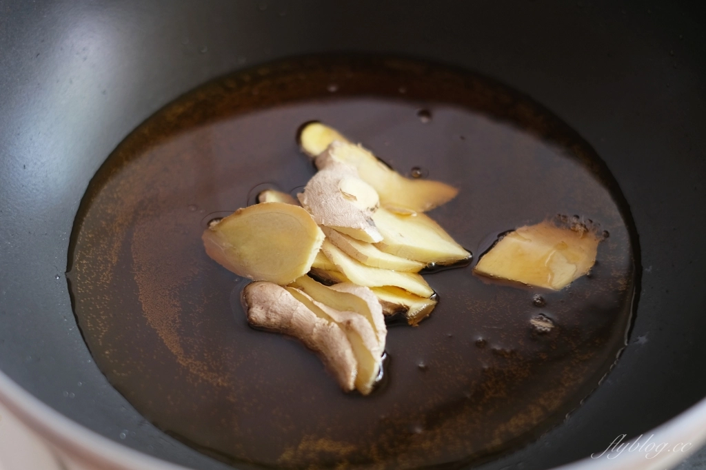 食譜分享｜麻油雞食譜．簡單的麻油雞做法，10分鐘就可以上桌 @飛天璇的口袋