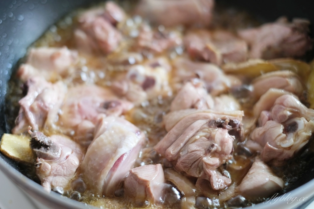 食譜分享｜麻油雞食譜．簡單的麻油雞做法，10分鐘就可以上桌 @飛天璇的口袋