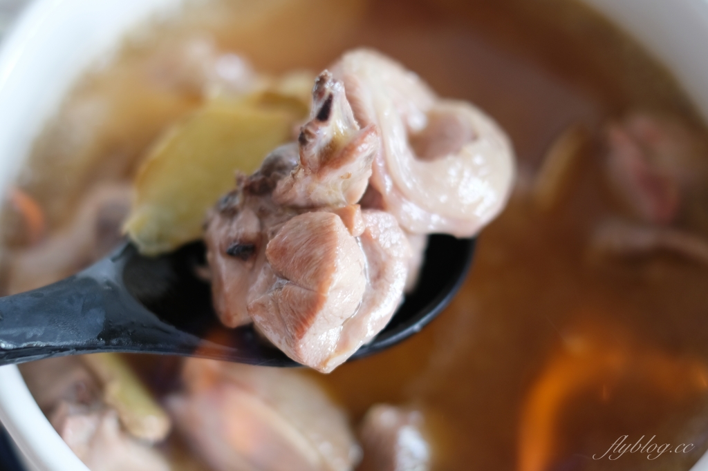 食譜分享｜麻油雞食譜．簡單的麻油雞做法，10分鐘就可以上桌 @飛天璇的口袋