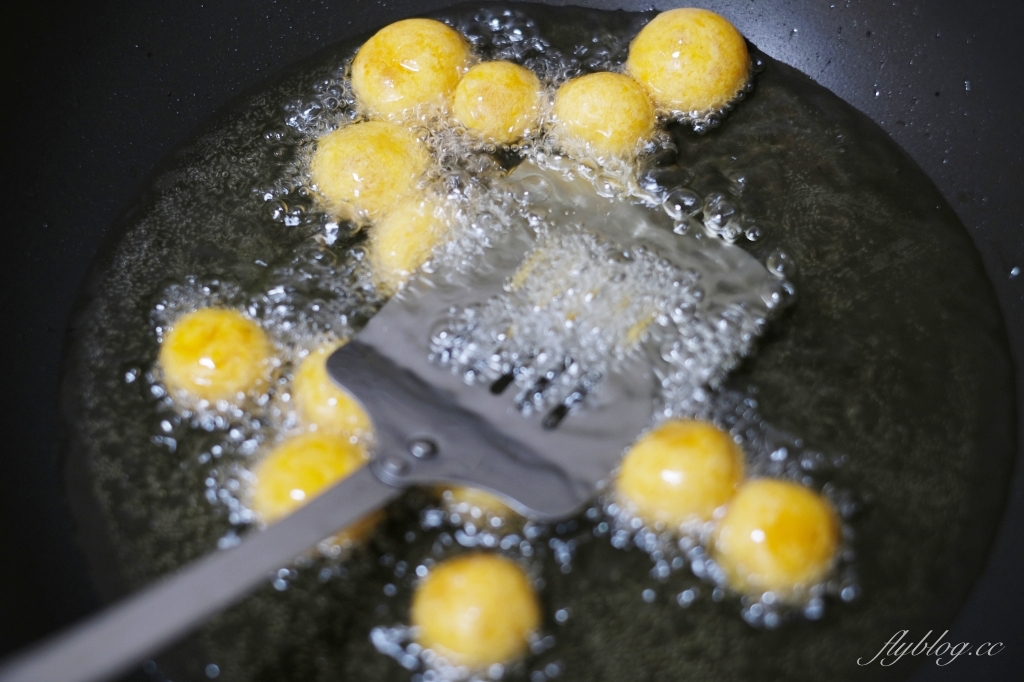 甜點食譜｜地瓜球做法｜外酥內Q的地瓜球怎麼做？簡單的地瓜球在家就可以完成 @飛天璇的口袋