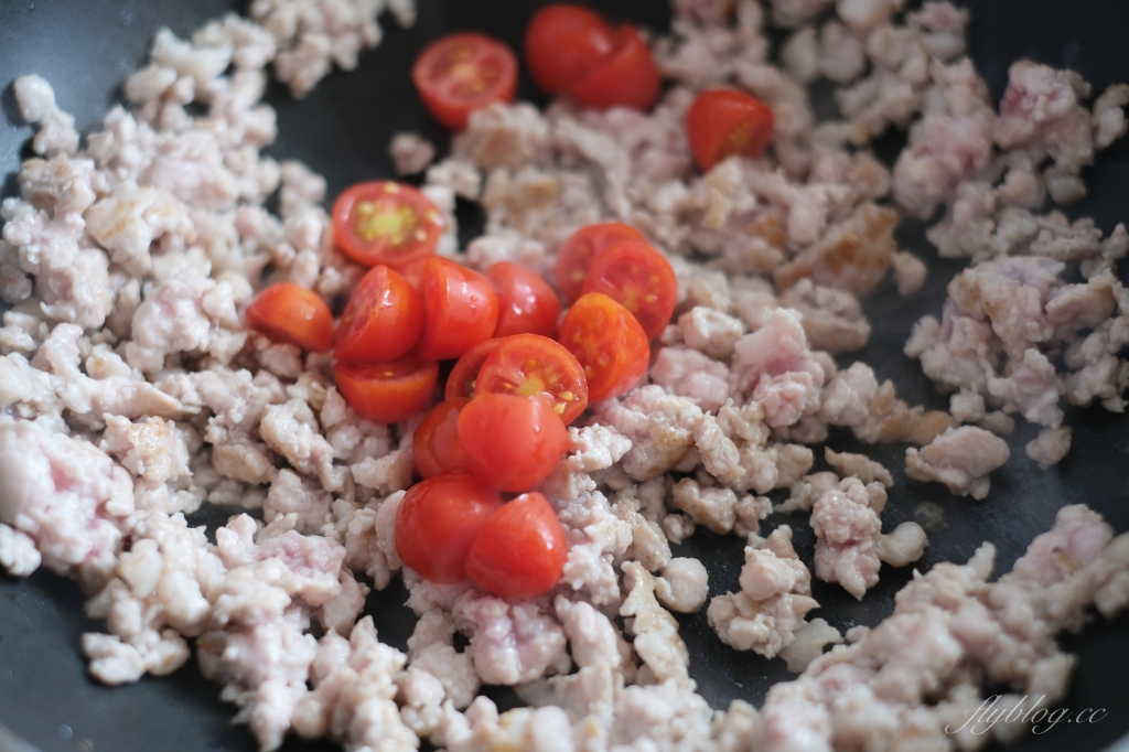 食譜分享｜泰式打拋豬做法．又香又好吃的打拋豬，簡直就是白飯的殺手 @飛天璇的口袋