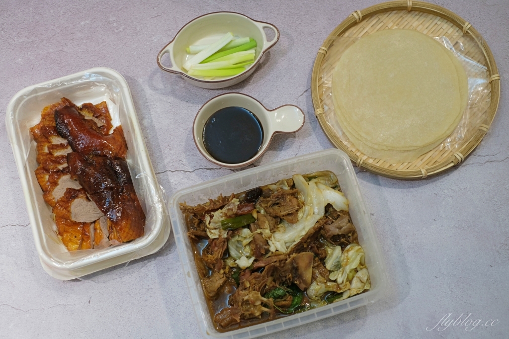 九合烤鴨太平店|九合烤鴨新包裝漂亮又有質感,加了高麗菜的炒鴨架 @飛天璇的口袋 九合烤鴨太平店|九合烤鴨新包裝漂亮又有質感,加了高麗菜的炒鴨架 @飛天璇的口袋