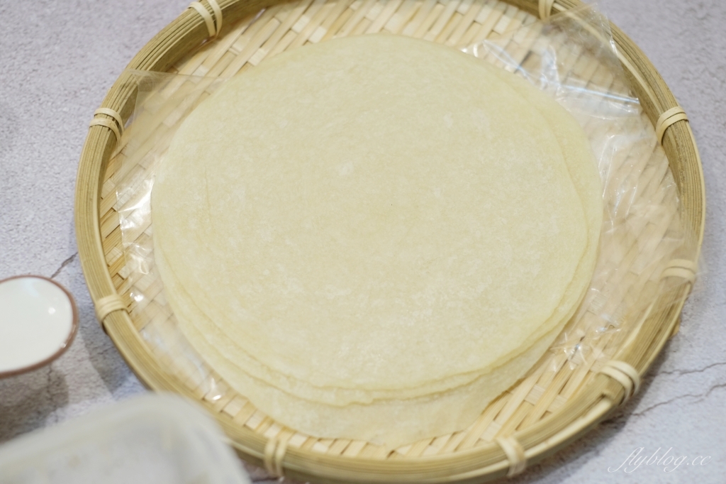 九合烤鴨太平店｜九合烤鴨新包裝漂亮又有質感，加了高麗菜的炒鴨架 @飛天璇的口袋