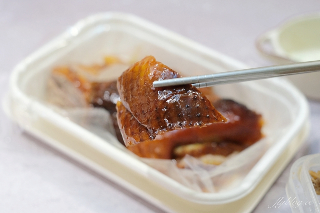 九合烤鴨太平店|九合烤鴨新包裝漂亮又有質感,加了高麗菜的炒鴨架 @飛天璇的口袋 九合烤鴨太平店|九合烤鴨新包裝漂亮又有質感,加了高麗菜的炒鴨架 @飛天璇的口袋