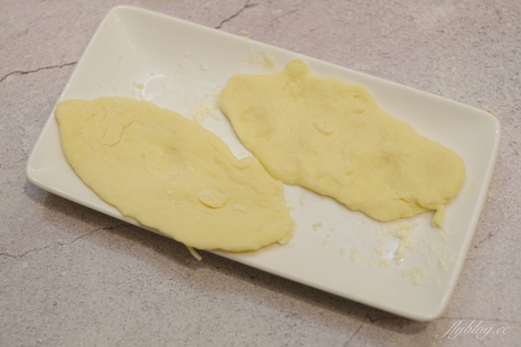 韓式起司熱狗做法｜只要兩種食材完成「韓式起司熱狗食譜」，馬上有會牽絲的熱狗 @飛天璇的口袋