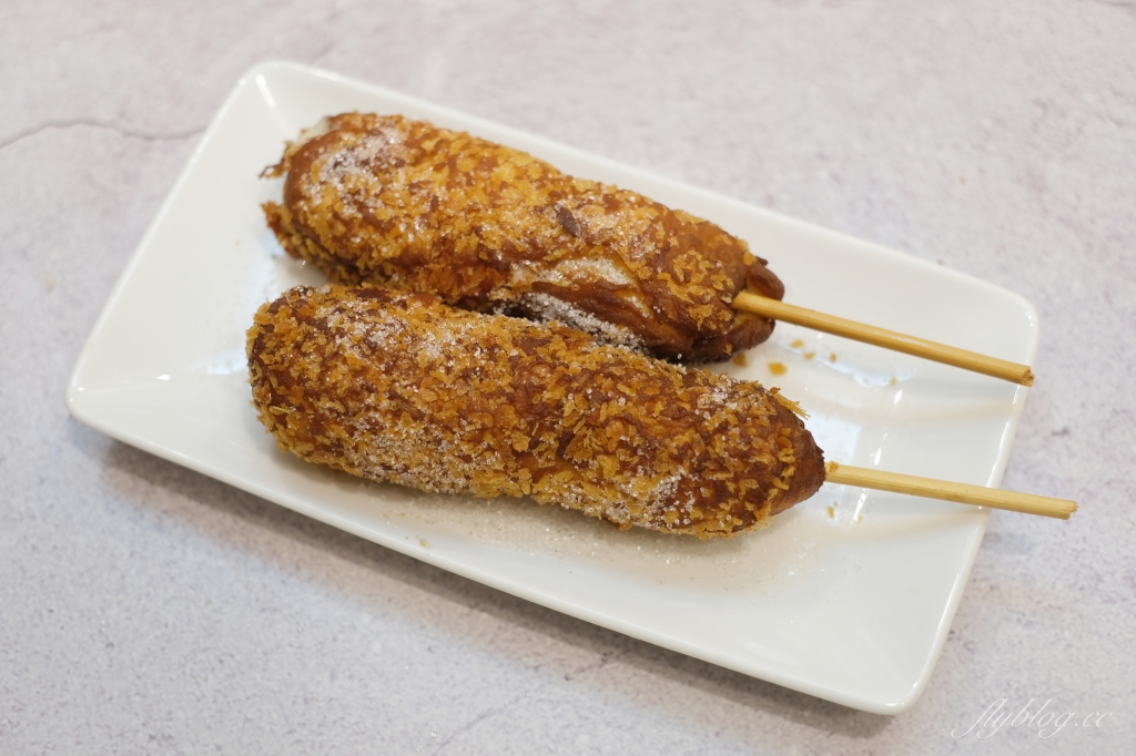 韓式起司熱狗做法｜只要兩種食材完成「韓式起司熱狗食譜」，馬上有會牽絲的熱狗 @飛天璇的口袋