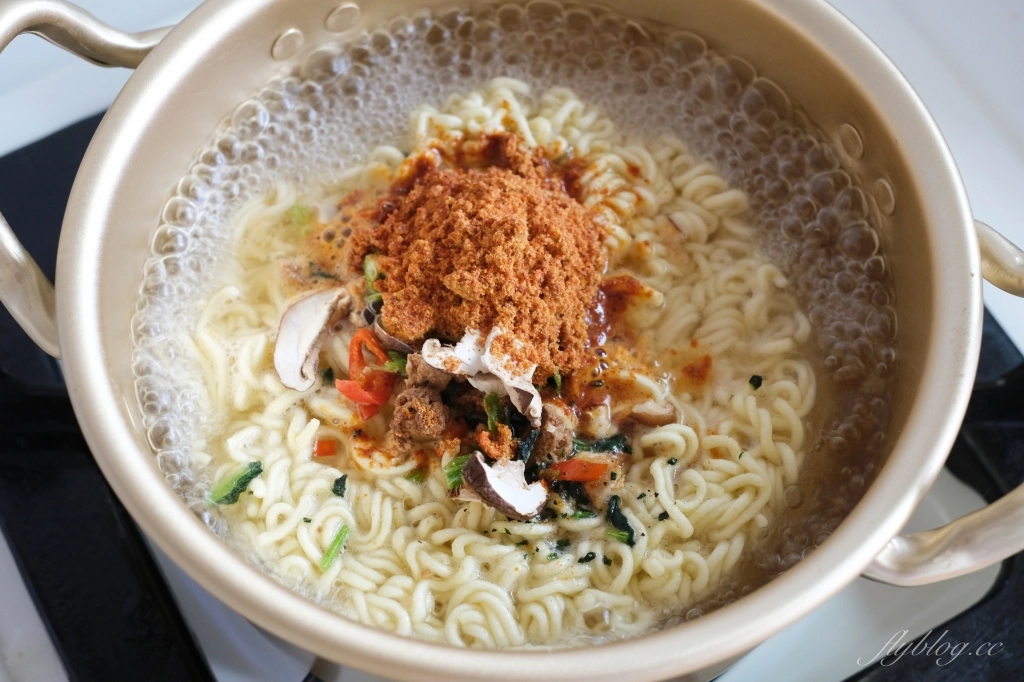 食譜分享｜辛拉麵怎麼煮才會好吃？ 這樣的食譜超簡單，在家就是滿滿的韓國味 @飛天璇的口袋