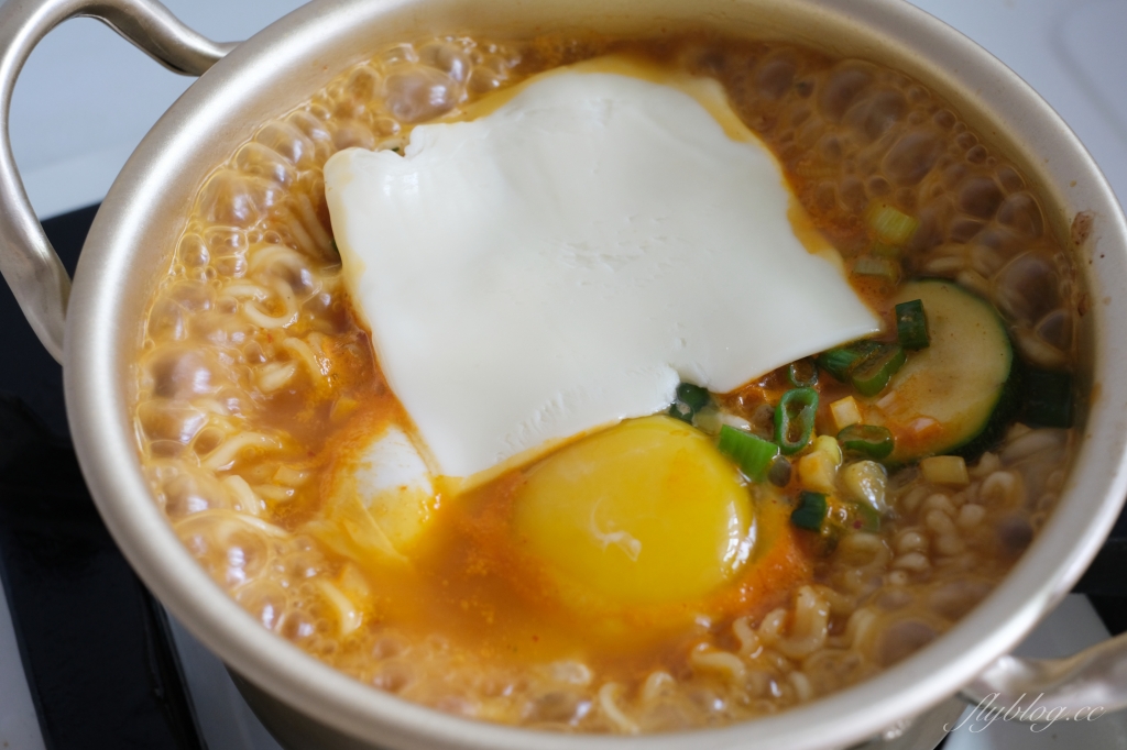 食譜分享｜辛拉麵怎麼煮才會好吃？ 這樣的食譜超簡單，在家就是滿滿的韓國味 @飛天璇的口袋
