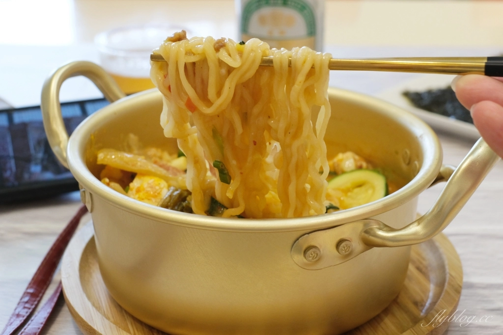 食譜分享｜辛拉麵怎麼煮才會好吃？ 這樣的食譜超簡單，在家就是滿滿的韓國味 @飛天璇的口袋