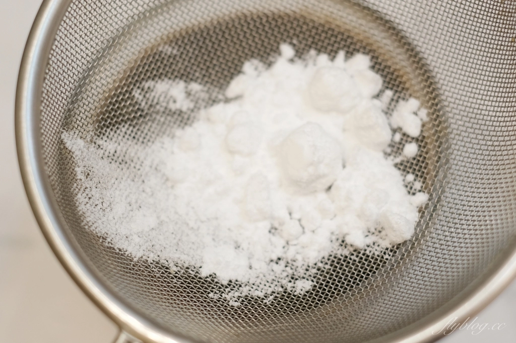 甜點食譜｜Oreo布朗尼做法｜免烤箱！Oreo餅乾加牛奶攪一攪，10分鐘布朗尼蛋糕就上桌 @飛天璇的口袋