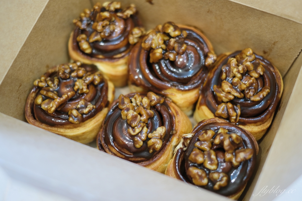 台東美食｜強強早肉桂捲，後山超夯宅配美食甜點，必吃療癒黏黏肉桂捲 @飛天璇的口袋