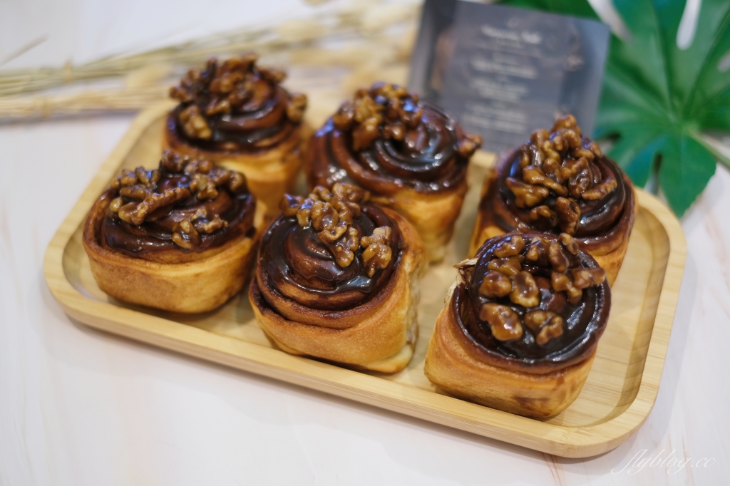 台東美食｜強強早肉桂捲，後山超夯宅配美食甜點，必吃療癒黏黏肉桂捲 @飛天璇的口袋