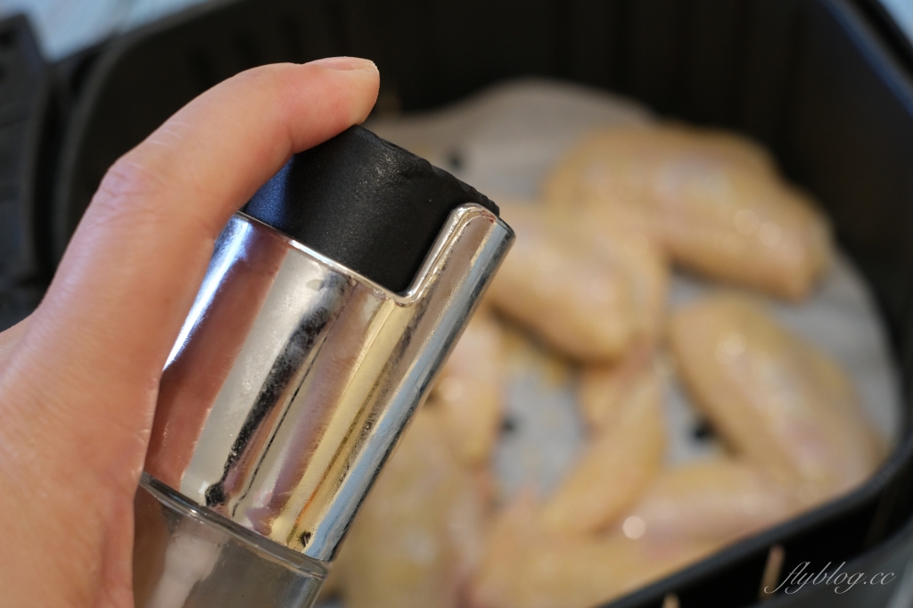 日清炸雞做法｜日本必買日清炸雞粉！用「氣炸鍋烤雞翅」食譜，小孩子都會的超簡單食譜 @飛天璇的口袋