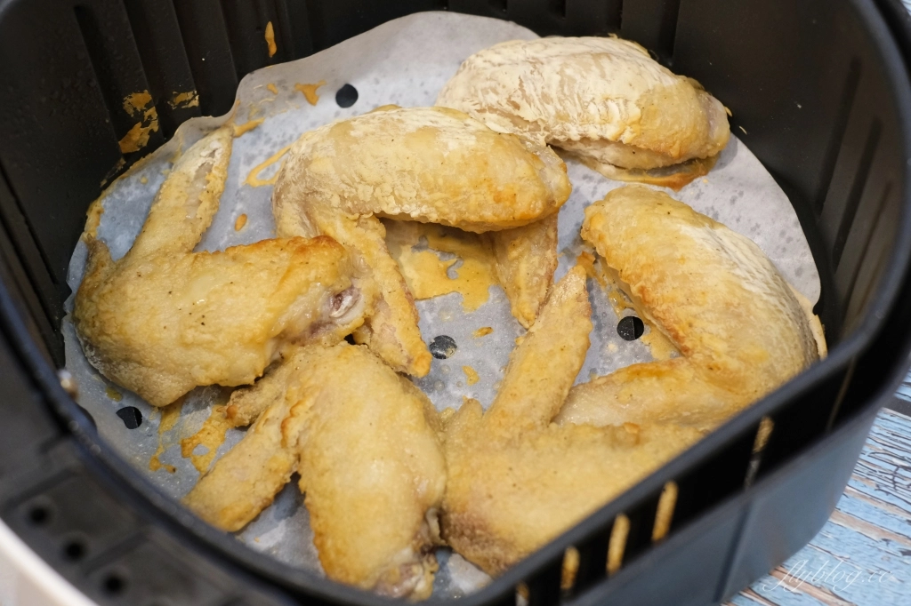 日清炸雞做法｜日本必買日清炸雞粉！用「氣炸鍋烤雞翅」食譜，小孩子都會的超簡單食譜 @飛天璇的口袋