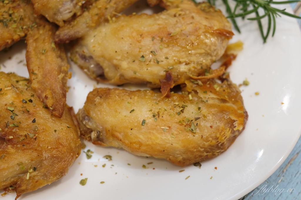 日清炸雞做法｜日本必買日清炸雞粉！用「氣炸鍋烤雞翅」食譜，小孩子都會的超簡單食譜 @飛天璇的口袋