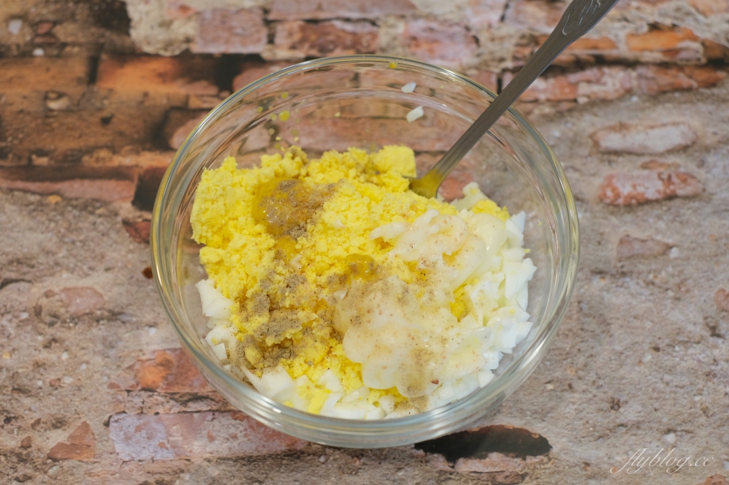 雞蛋沙拉三明治做法｜複刻日本超市最夯的「蛋沙拉三明治食譜」，和風三明治其實很簡單 @飛天璇的口袋