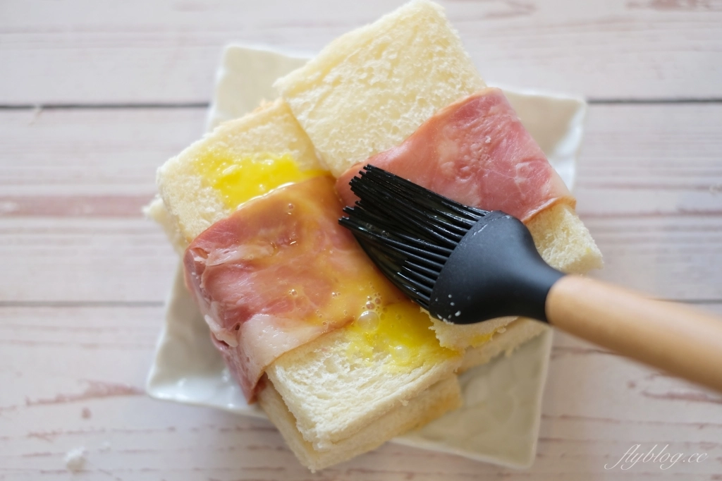 起司培根吐司捲做法｜普通的吐司變成韓式起司培根吐司捲作法，家裡就是早午餐咖啡館 @飛天璇的口袋