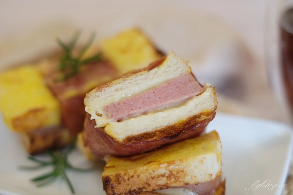 起司培根吐司捲做法｜普通的吐司變成韓式起司培根吐司捲作法，家裡就是早午餐咖啡館 @飛天璇的口袋