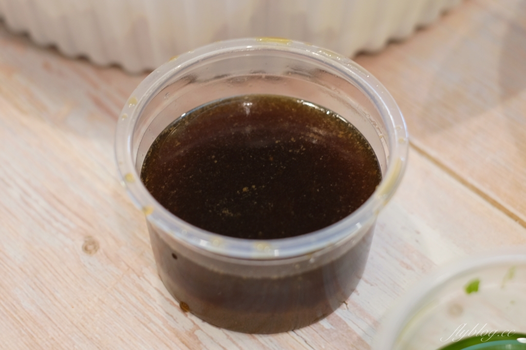 【台中北屯】柴火火焰烤鴨館，人氣烤鴨店這次改賣燒鵝，在家也可以輕鬆吃柴火烤鴨辦桌 @飛天璇的口袋