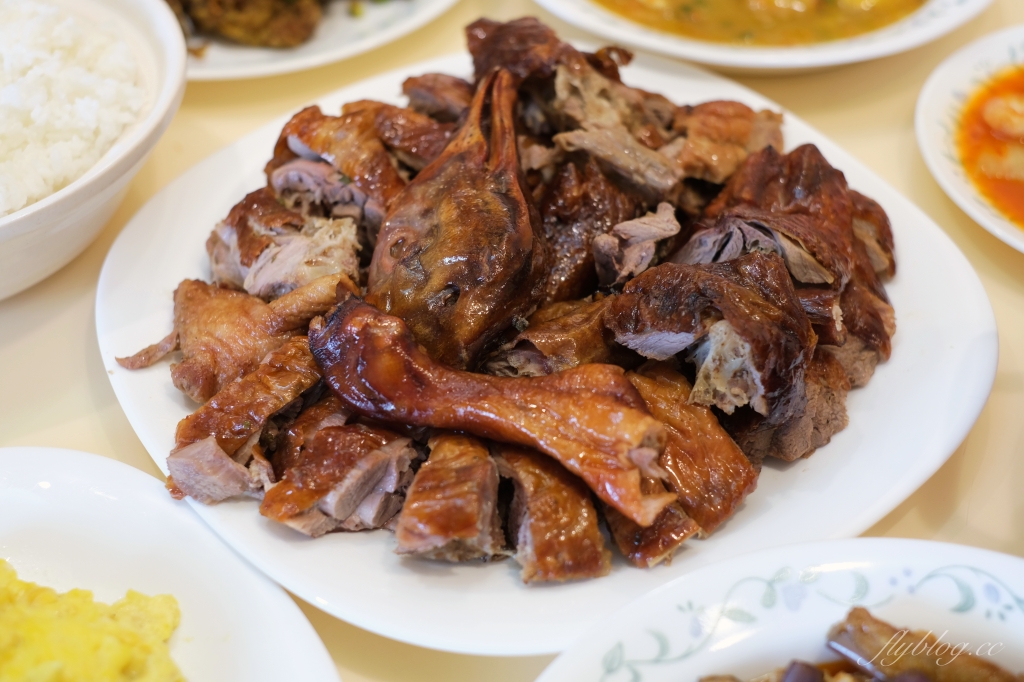 【台中北屯】柴火火焰烤鴨館，人氣烤鴨店這次改賣燒鵝，在家也可以輕鬆吃柴火烤鴨辦桌 @飛天璇的口袋