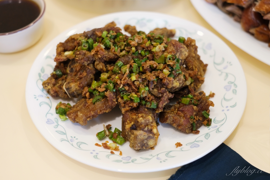 【台中北屯】柴火火焰烤鴨館，人氣烤鴨店這次改賣燒鵝，在家也可以輕鬆吃柴火烤鴨辦桌 @飛天璇的口袋