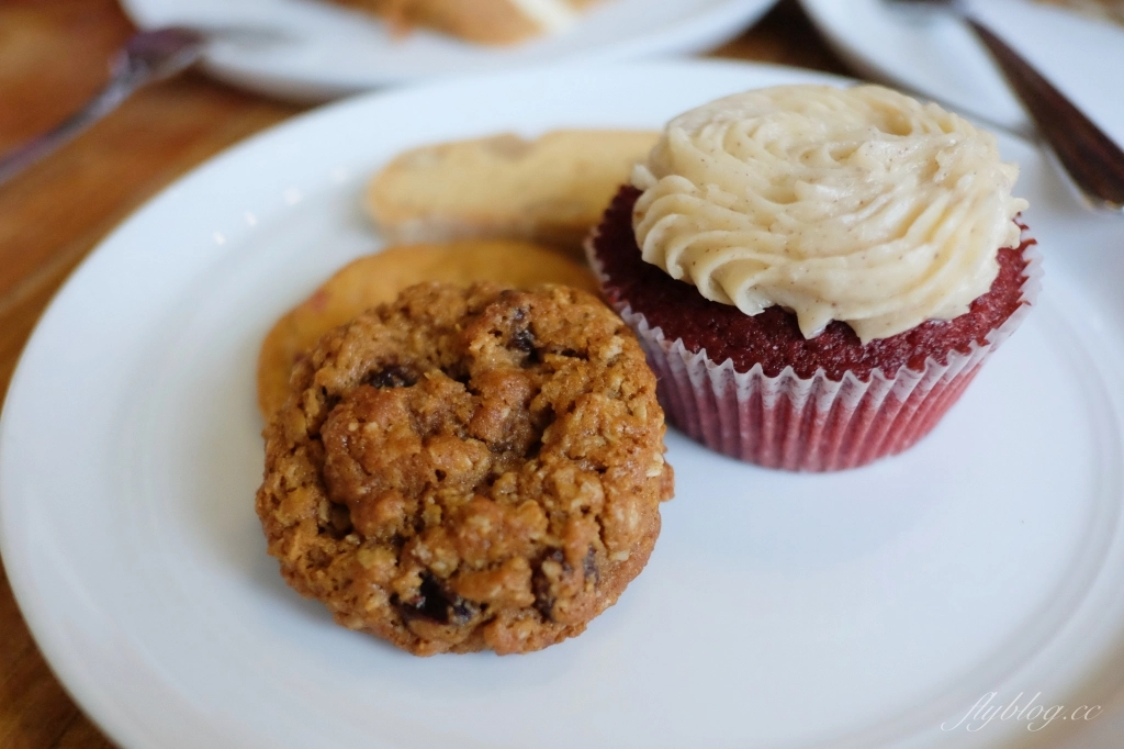 台中西區｜Spirited Bakery．國美館綠園道美式蛋糕，軟餅乾和蘋果派好好吃 @飛天璇的口袋