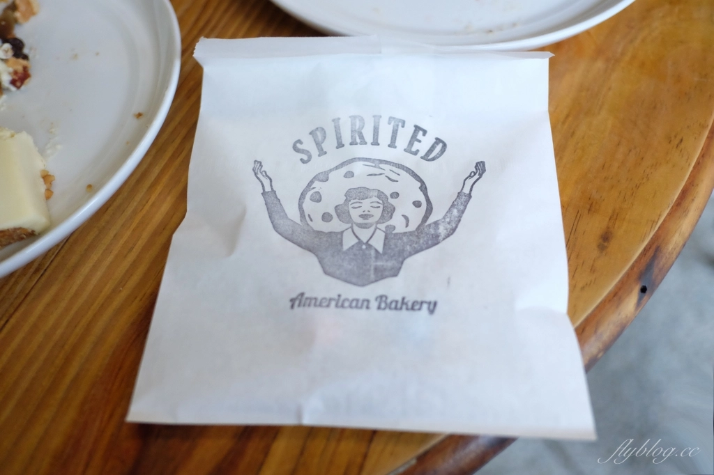 台中西區｜Spirited Bakery．國美館綠園道美式蛋糕，軟餅乾和蘋果派好好吃 @飛天璇的口袋