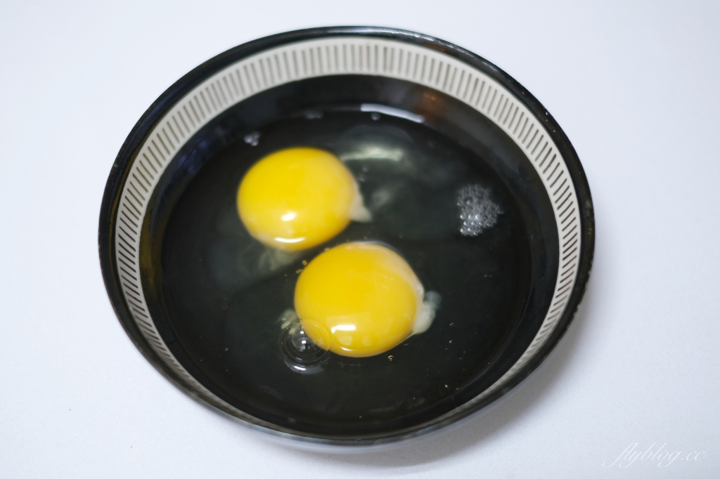 泰式鳳梨蝦仁炒飯做法｜整顆鳳梨上桌就是儀式感，泰式「鳳梨蝦仁炒飯食譜」其實不難 @飛天璇的口袋